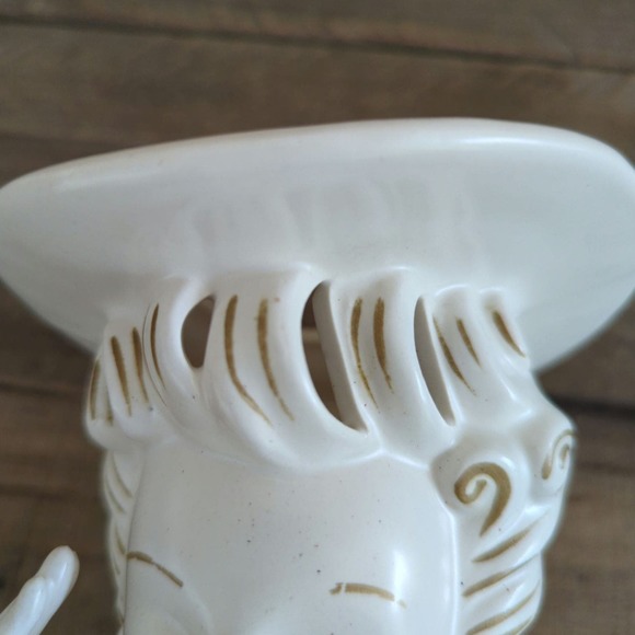 Vintage 6" Lady Head Vase White Dress and Hat Gold Highlights - Picture 8 of 11